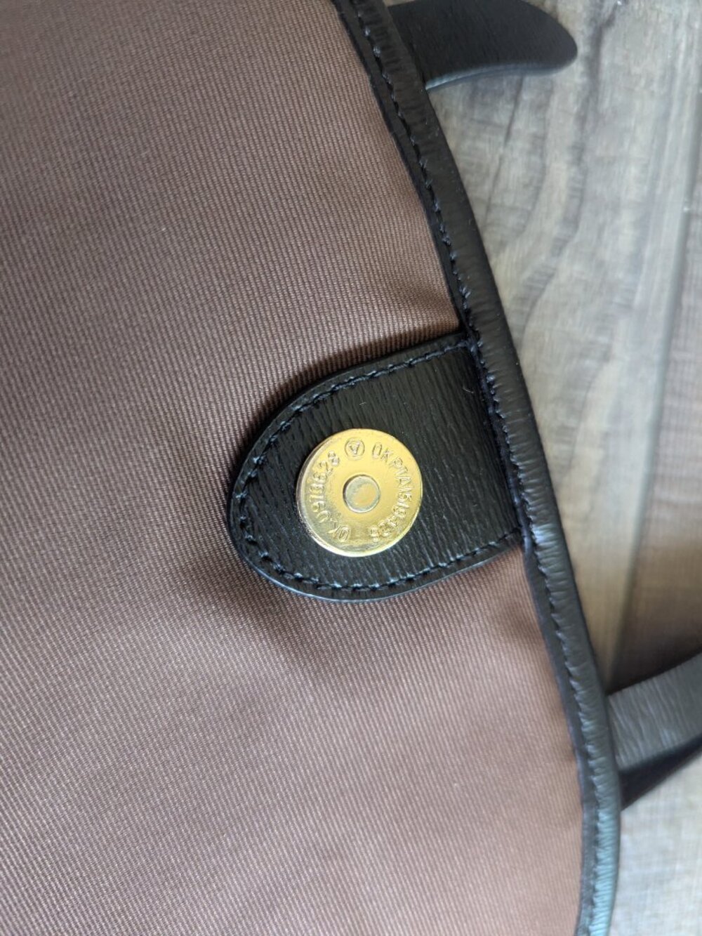 Lauren Ralph Lauren Tate Textured Leather Flap Crossbody Bag Black Gold - Picture 5 of 16